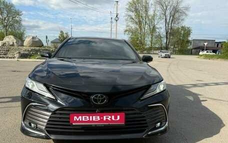 Toyota Camry, 2020 год, 2 650 000 рублей, 2 фотография