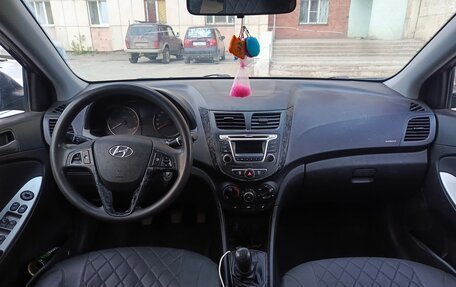 Hyundai Solaris II рестайлинг, 2016 год, 790 000 рублей, 4 фотография