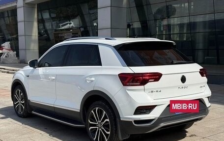 Volkswagen T-Roc I, 2023 год, 1 860 999 рублей, 4 фотография