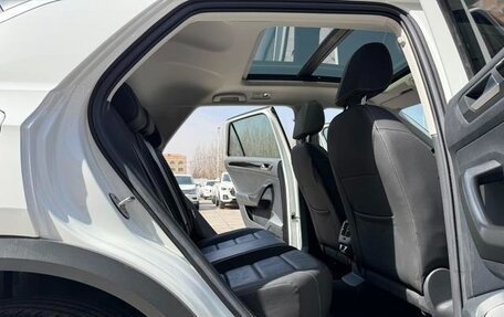 Volkswagen T-Roc I, 2023 год, 1 860 999 рублей, 10 фотография