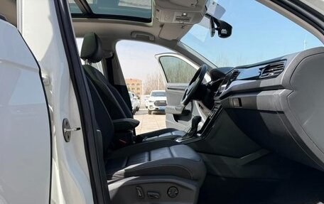 Volkswagen T-Roc I, 2023 год, 1 860 999 рублей, 13 фотография
