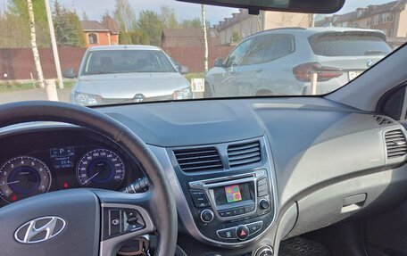 Hyundai Solaris II рестайлинг, 2014 год, 800 000 рублей, 2 фотография