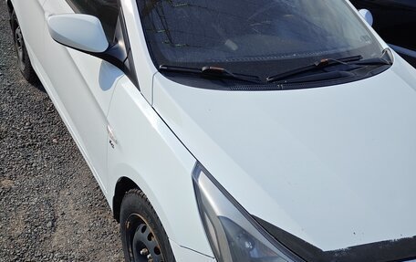 Hyundai Solaris II рестайлинг, 2014 год, 800 000 рублей, 4 фотография