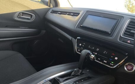 Honda Vezel, 2017 год, 1 750 000 рублей, 3 фотография