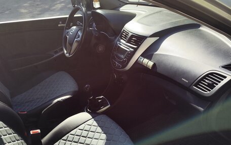 Hyundai Solaris II рестайлинг, 2012 год, 670 000 рублей, 9 фотография