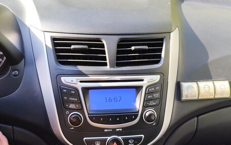 Hyundai Solaris II рестайлинг, 2012 год, 670 000 рублей, 19 фотография
