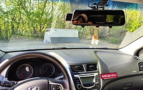 Hyundai Solaris II рестайлинг, 2012 год, 670 000 рублей, 15 фотография