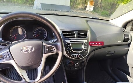 Hyundai Solaris II рестайлинг, 2012 год, 670 000 рублей, 16 фотография