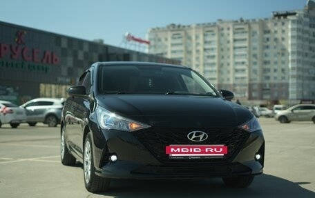 Hyundai Solaris II рестайлинг, 2021 год, 1 845 000 рублей, 3 фотография