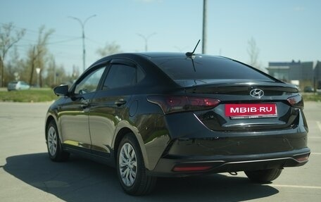 Hyundai Solaris II рестайлинг, 2021 год, 1 845 000 рублей, 2 фотография