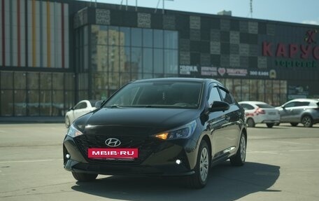 Hyundai Solaris II рестайлинг, 2021 год, 1 845 000 рублей, 4 фотография
