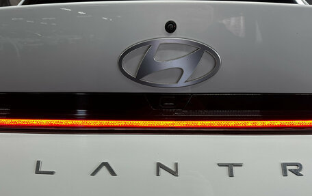Hyundai Elantra, 2024 год, 1 975 000 рублей, 18 фотография