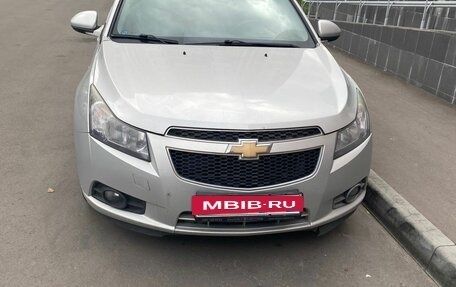 Chevrolet Cruze II, 2011 год, 695 000 рублей, 3 фотография