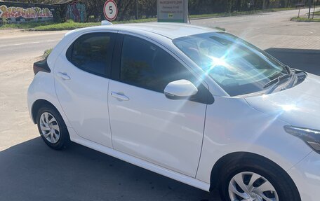 Toyota Yaris, 2020 год, 1 100 000 рублей, 3 фотография