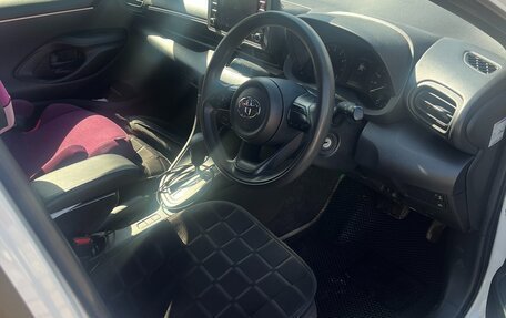 Toyota Yaris, 2020 год, 1 100 000 рублей, 9 фотография