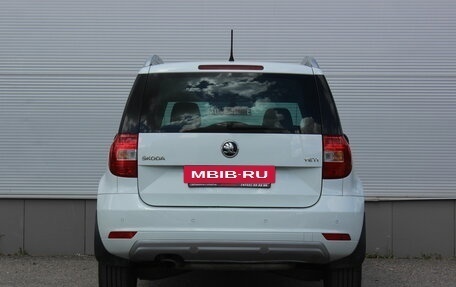 Skoda Yeti I рестайлинг, 2015 год, 1 497 000 рублей, 3 фотография