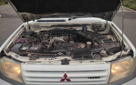 Mitsubishi Pajero iO, 1999 год, 250 000 рублей, 4 фотография
