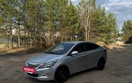 Hyundai Solaris II рестайлинг, 2015 год, 710 000 рублей, 2 фотография