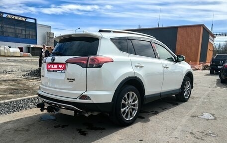 Toyota RAV4, 2016 год, 2 700 000 рублей, 5 фотография