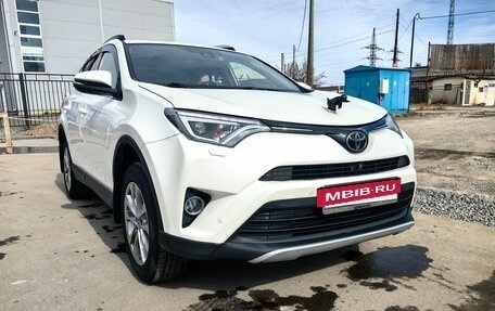 Toyota RAV4, 2016 год, 2 700 000 рублей, 2 фотография