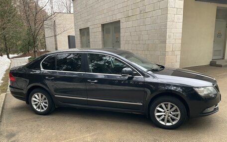 Skoda Superb III рестайлинг, 2013 год, 999 000 рублей, 10 фотография