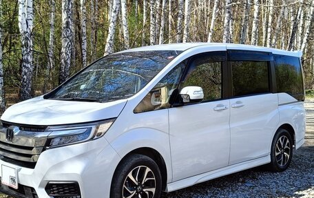 Honda Stepwgn IV, 2018 год, 2 500 000 рублей, 1 фотография