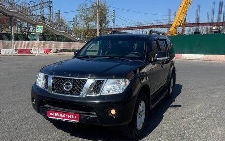Nissan Pathfinder, 2013 год, 2 350 000 рублей, 1 фотография