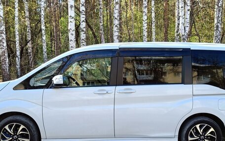 Honda Stepwgn IV, 2018 год, 2 500 000 рублей, 3 фотография