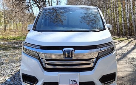 Honda Stepwgn IV, 2018 год, 2 500 000 рублей, 4 фотография