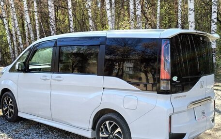 Honda Stepwgn IV, 2018 год, 2 500 000 рублей, 2 фотография