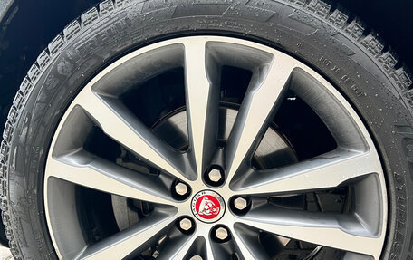 Jaguar E-Pace, 2019 год, 3 300 000 рублей, 5 фотография