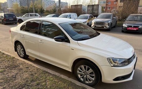 Volkswagen Jetta VI, 2013 год, 850 000 рублей, 6 фотография