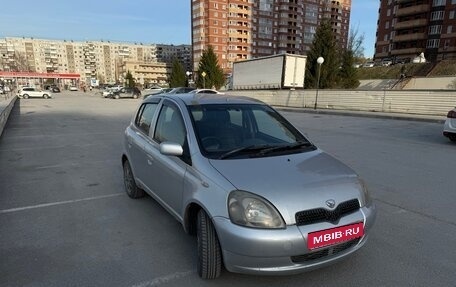 Toyota Vitz, 2000 год, 290 000 рублей, 1 фотография