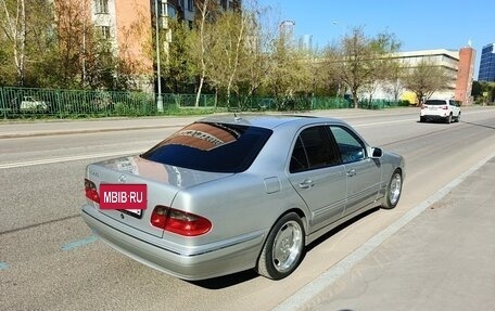 Mercedes-Benz E-Класс, 2000 год, 1 600 000 рублей, 12 фотография