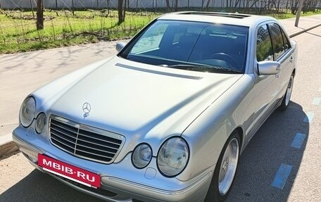 Mercedes-Benz E-Класс, 2000 год, 1 600 000 рублей, 33 фотография