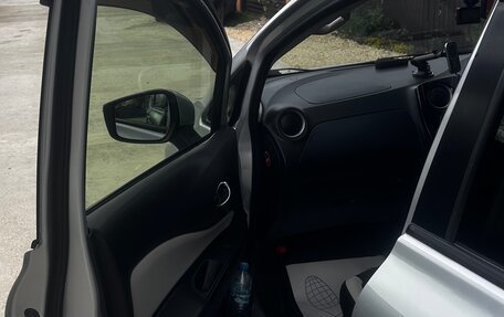 Nissan Note II рестайлинг, 2017 год, 950 000 рублей, 17 фотография