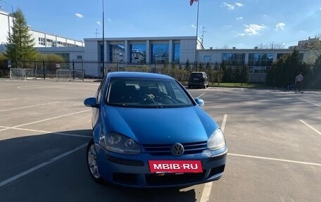 Volkswagen Golf V, 2004 год, 450 000 рублей, 3 фотография