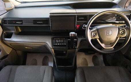 Honda Stepwgn IV, 2015 год, 1 799 000 рублей, 15 фотография