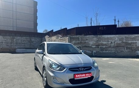 Hyundai Solaris II рестайлинг, 2011 год, 800 000 рублей, 1 фотография