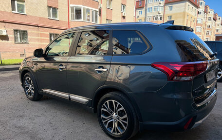 Mitsubishi Outlander III рестайлинг 3, 2016 год, 2 050 000 рублей, 7 фотография