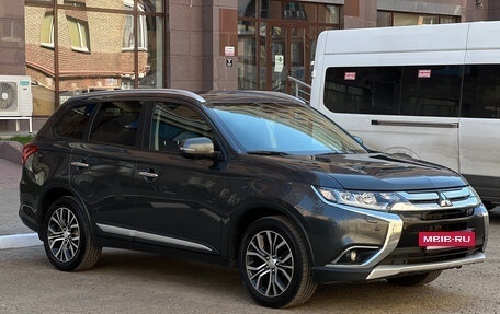 Mitsubishi Outlander III рестайлинг 3, 2016 год, 2 050 000 рублей, 3 фотография