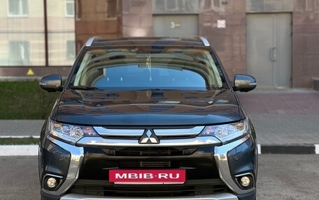 Mitsubishi Outlander III рестайлинг 3, 2016 год, 2 050 000 рублей, 2 фотография