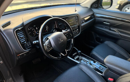 Mitsubishi Outlander III рестайлинг 3, 2016 год, 2 050 000 рублей, 12 фотография