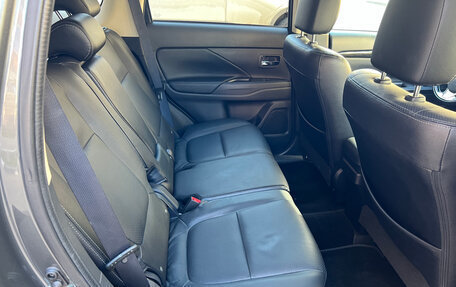 Mitsubishi Outlander III рестайлинг 3, 2016 год, 2 050 000 рублей, 16 фотография