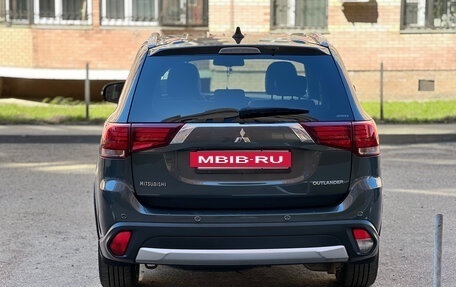 Mitsubishi Outlander III рестайлинг 3, 2016 год, 2 050 000 рублей, 6 фотография