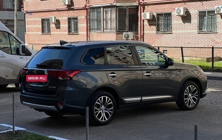 Mitsubishi Outlander III рестайлинг 3, 2016 год, 2 050 000 рублей, 4 фотография