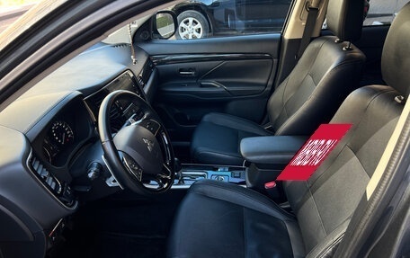 Mitsubishi Outlander III рестайлинг 3, 2016 год, 2 050 000 рублей, 13 фотография