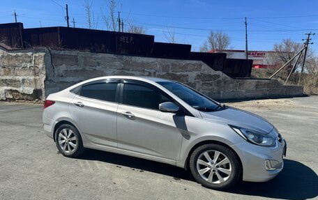 Hyundai Solaris II рестайлинг, 2011 год, 800 000 рублей, 2 фотография