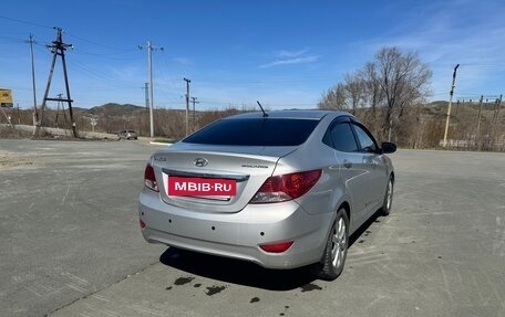 Hyundai Solaris II рестайлинг, 2011 год, 800 000 рублей, 3 фотография