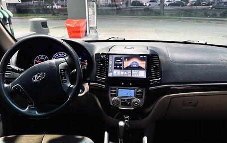 Hyundai Santa Fe III рестайлинг, 2011 год, 850 000 рублей, 14 фотография